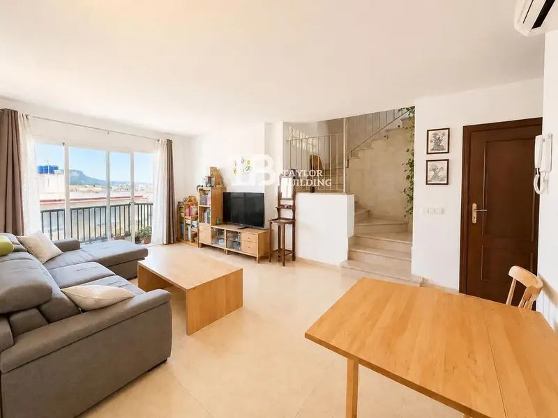 Taylor Building Real Estate presents this penthouse with a private 50 m² solarium and sea views in Llucmajor. — photo 6
