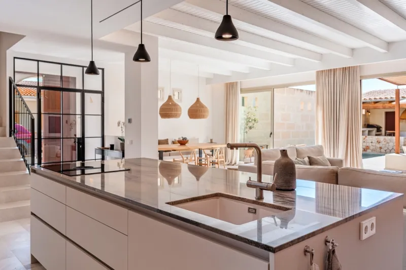 Elegant Townhouse for Sale in Ses Salines with Pool & Sea Views — photo 3