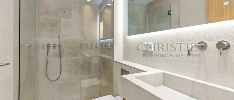 Duplex penthouse in Playa de Palma with rooftop terrace and pool — photo 7