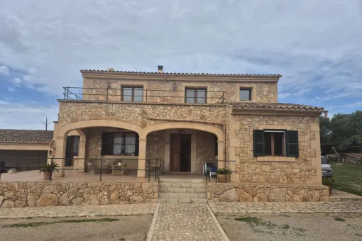 Llucmajor, typical Mallorcan finca with panoramic views and large pool in Galdent, Llucmajor — photo 2
