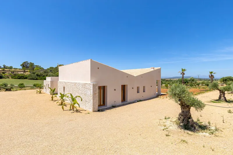 Finca in Son Macia - Newly built country house with pool and garden — photo 5