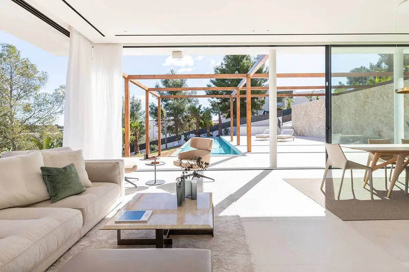 Elegant designer villa in a residential location — photo 5