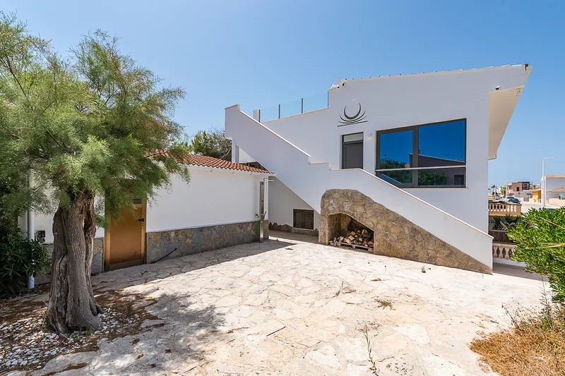 Dreamlike villa near the beach with fantastic views and sea views — photo 5