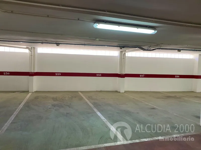 Garage — photo 1