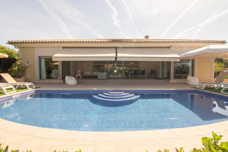 Villa with large pool terrace and vacation rental license in Marratxi, close to Palma — photo 1