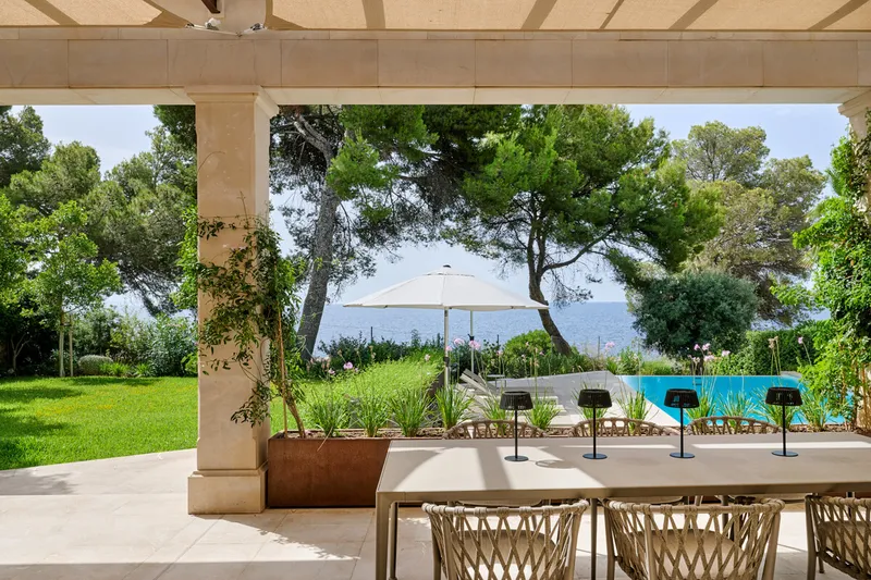 Luxury Mediterranean villa on the beachfront in Bendinat - Marcel Remus Real Estate — photo 5