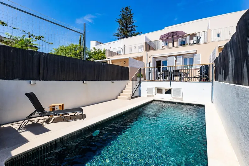 Family townhouse with pool in Palma — photo 1