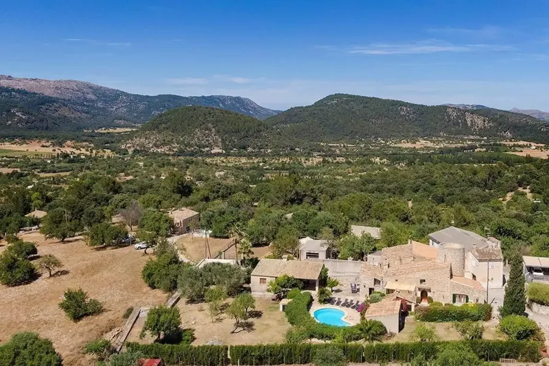¡Bienvenido a su propio retiro en una pintoresca casa de campo con licencia de vacaciones y molino histórico! Esta propiedad única ofrece a  — photo 2