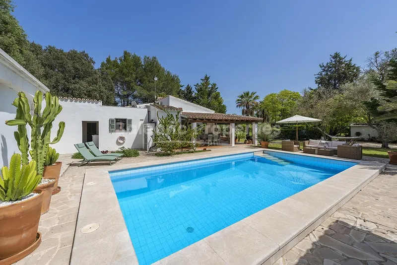 Idyllic villa with holiday rental license for sale in Pollensa, North Mallorca — photo 1