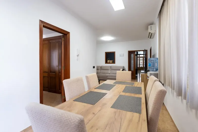 En una de las zonas más consolidadas de El Arenal, se encuentra esta amplia vivienda en planta baja, una propiedad con mucho potencial tanto — photo 5