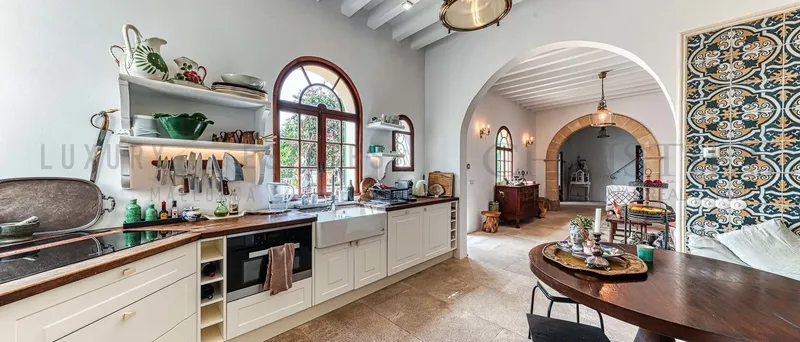 Exceptional completely renovated villa in Cala Major with sea views — photo 1