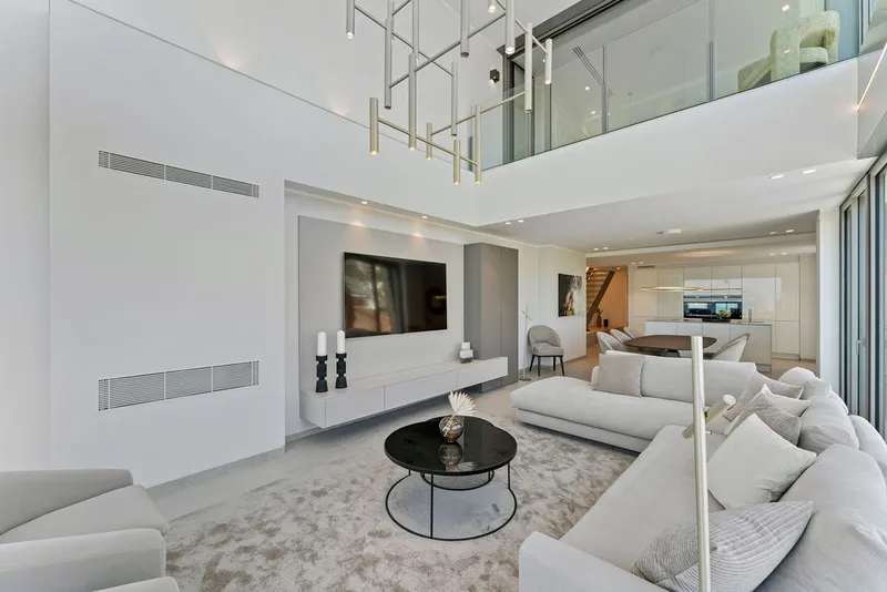 Spectacular Duplex Penthouse with Panoramic Views of Palma's Harbor, Cathedral, Sea and Mountains - Living Area (15475) — photo 5