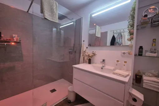 Cala Murada, Charming Semi-Detached Corner House with Guest Apartment and Mediterranean Garden — photo 6