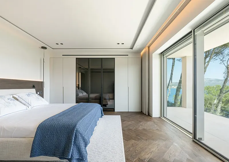 Luxury villa with fantastic panoramic sea views in Santa Ponsa — photo 10
