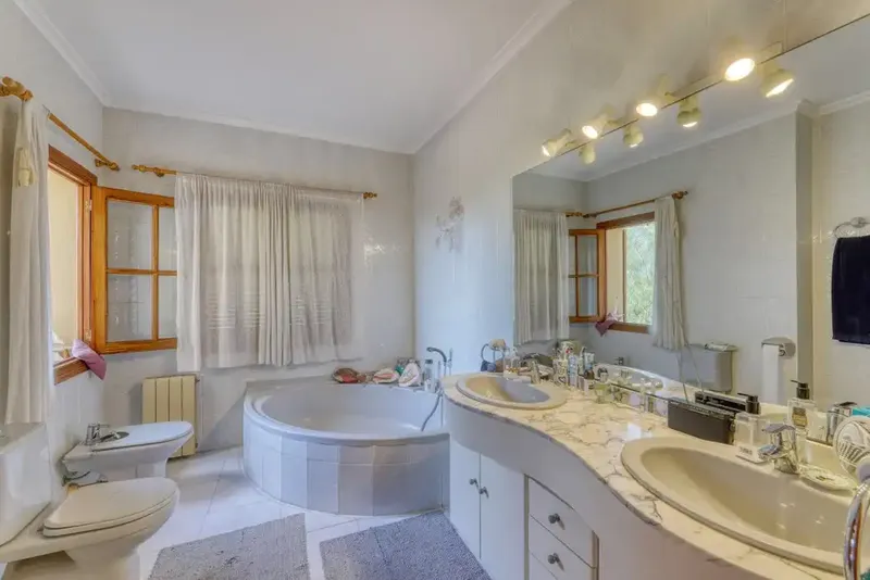 Detached villa with sea views in Costa d'en Blanes — photo 5