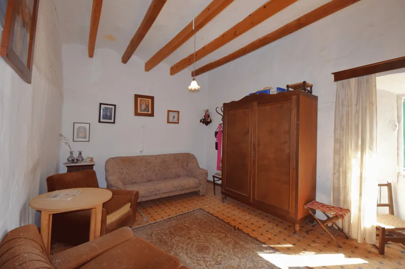 Traditional Mallorcan Property with Land and Great Renovation Potential in Sóller — photo 12