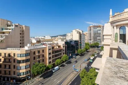 Building - Palma de Mallorca (Centro), Built Surface 2500m², 3 Distance to the sea, Lift — photo 5