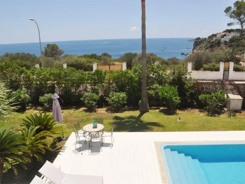 Experience the ultimate Mediterranean lifestyle with this stunning Ibizan-style villa for sale in Sol de Mallorca, one of Mallorca’s most ex — photo 9