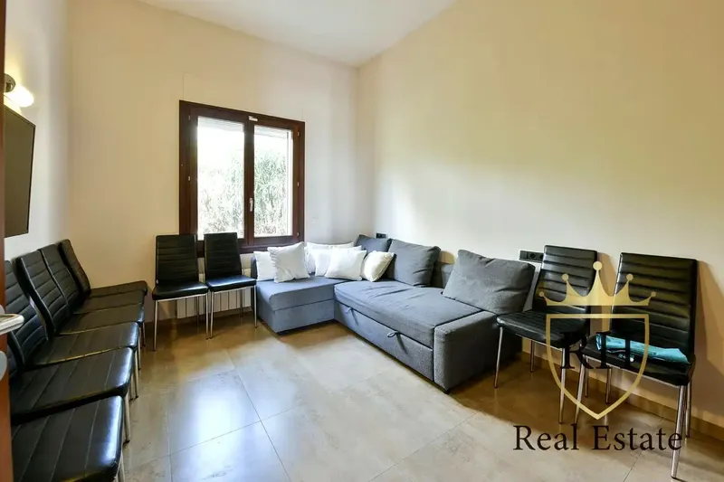 Discover this spectacular house or chalet in the exclusive area of Gènova, perfect for those seeking comfort, space, and a quiet environment — photo 11