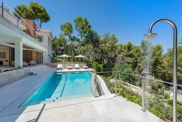 Elegant villa for sale in Bendinat, Southwest Mallorca — photo 3