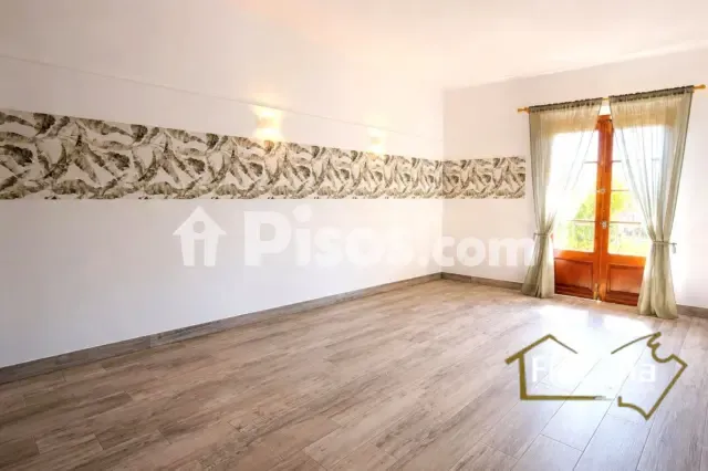 Apartment on Carrer de Gual — photo 1