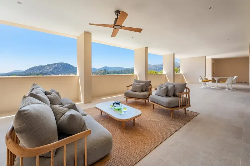 This incredible villa is located in the coveted area of La Font, on the outskirts of Pollensa, with a peaceful mountain backdrop and a position — photo 9