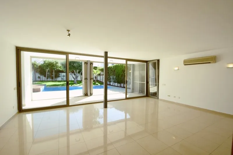 Modern house near the sea in Sa Rapita — photo 9