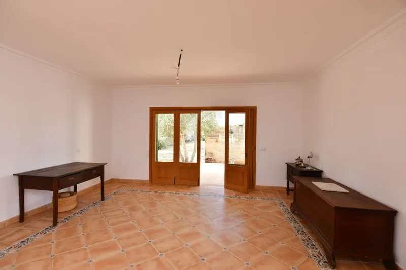 Town house with a large 600m2 patio and a lot of potential in Santanyi — photo 6