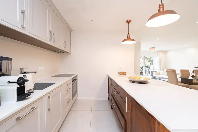 Reformed 3-bedroom apartment with terrace in Santa Catalina — photo 11