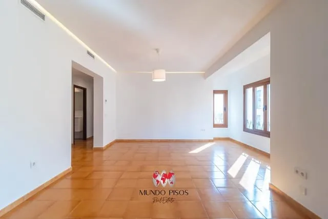 Flat for sale in Plaça dels Patins, Palma de Mallorca — photo 1