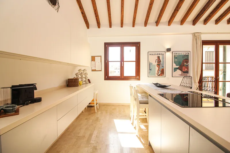 Beautiful Apartment with Private Roof Terrace close to La Rambla - Temporary Contract Available from October for 6 Months — photo 12