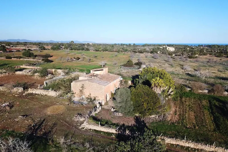 V582 – Renovation-required finca with sea views near Cala Murada — photo 10