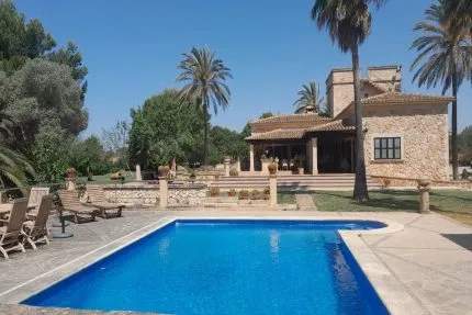 Finca with separate apartment, pool and rental license between Colonia and Ses Salines — F 62 CM — photo 2