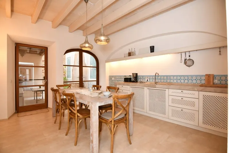 Authentic village house renovated in an exquisite style just a few metres from the Plaza — photo 1