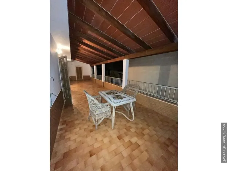 Rental of penthouse on Calle de l'Arquitecte Gaudí — photo 1