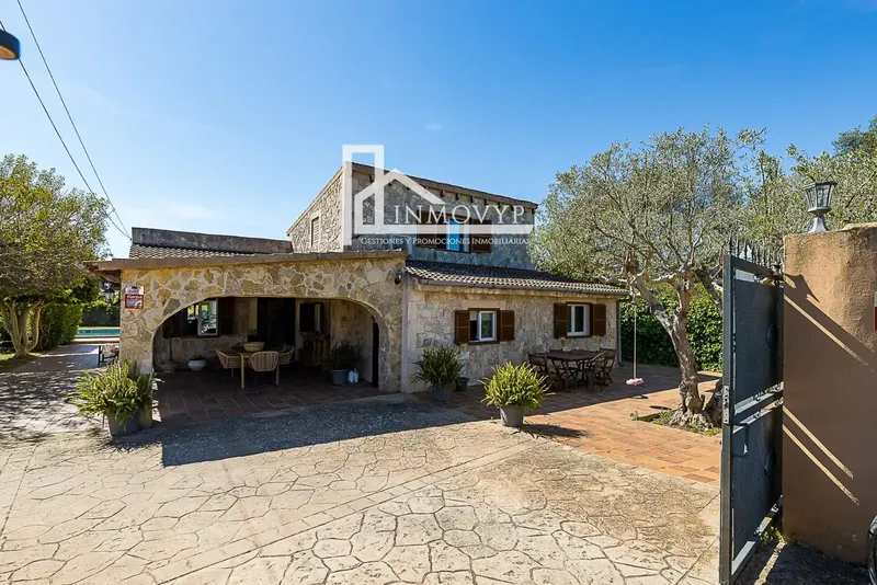 Beautiful rustic finca for sale in Inca, ideal for those seeking peace and space in a well-kept and charming setting. — photo 1