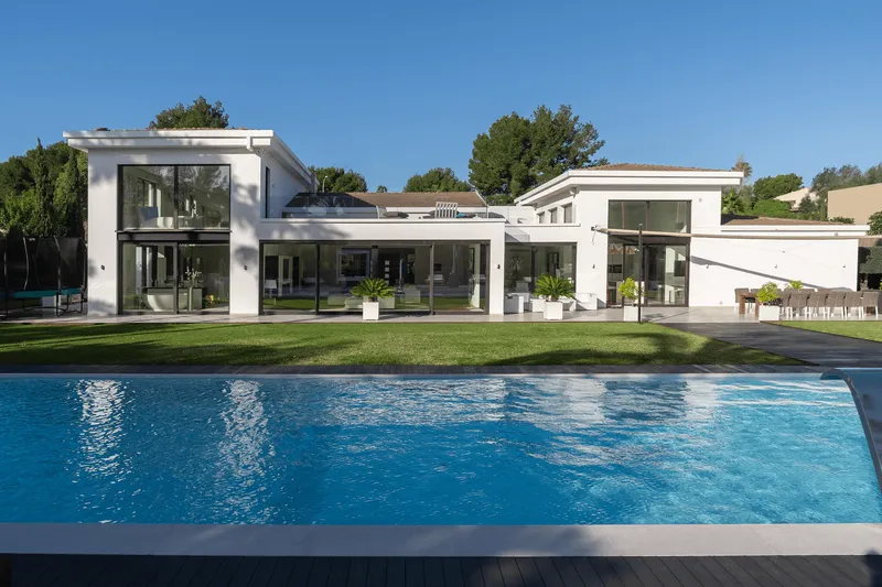 Villa next to the golf course in Nova Santa Ponsa — photo 1