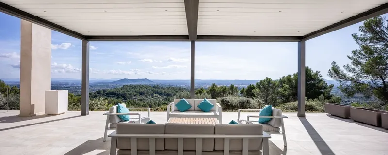Stunning Contemporary Country Home with Luxury Finishes Throughout and Breathtaking Views of the Countryside — photo 2