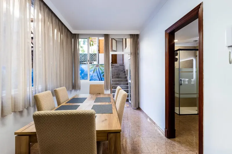 En una de las zonas más consolidadas de El Arenal, se encuentra esta amplia vivienda en planta baja, una propiedad con mucho potencial tanto — photo 4