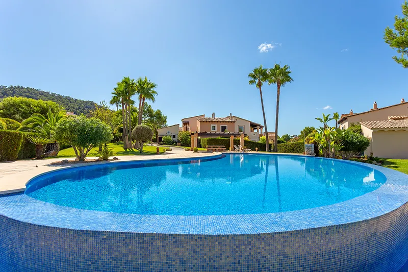 Penthouse in Santa Ponsa - Dreamy communal pool area — photo 1