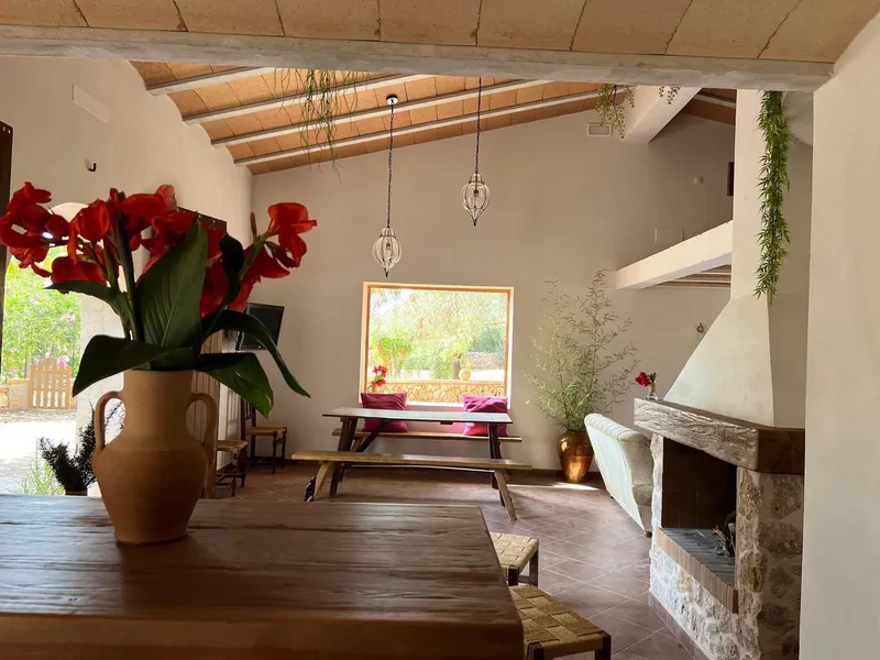 Beautiful rustic estate — photo 2