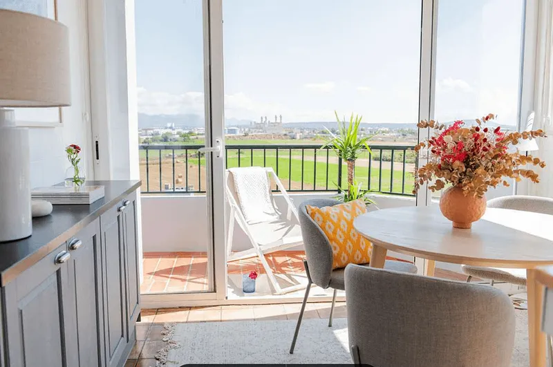 Walk to the Beach, Live in Style – Penthouse near Palma — photo 2