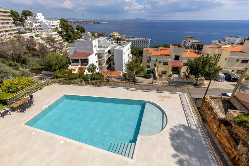Sea view apartment in sought-after residential area in Illetas — photo 3