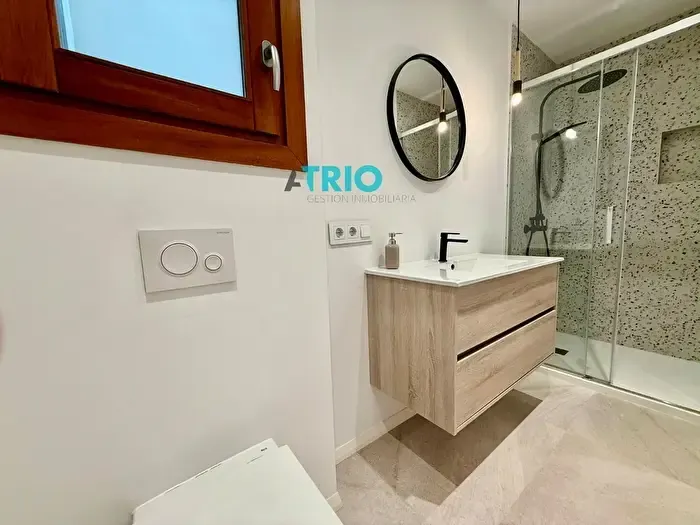 Piso en alquiler de 2 habitaciones en Centre, El Mercat — photo 2