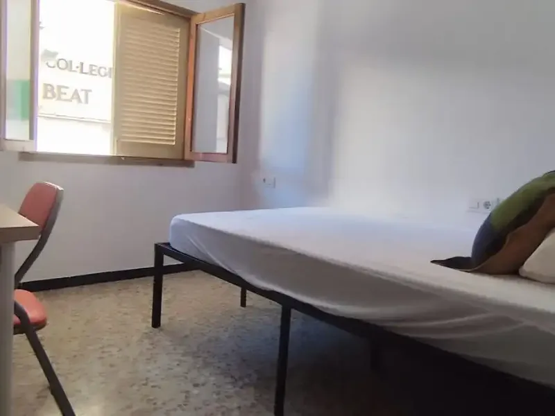 SE ALQUILA 1 HABITACIÓN EN ESTE PISO, SOLO PARA UNA MUJER TRABAJADORA, CON NÓMINA Y CONTRATO, A SER POSIBLE CON TRABAJO EN INCA. EL PISO ES  — photo 3