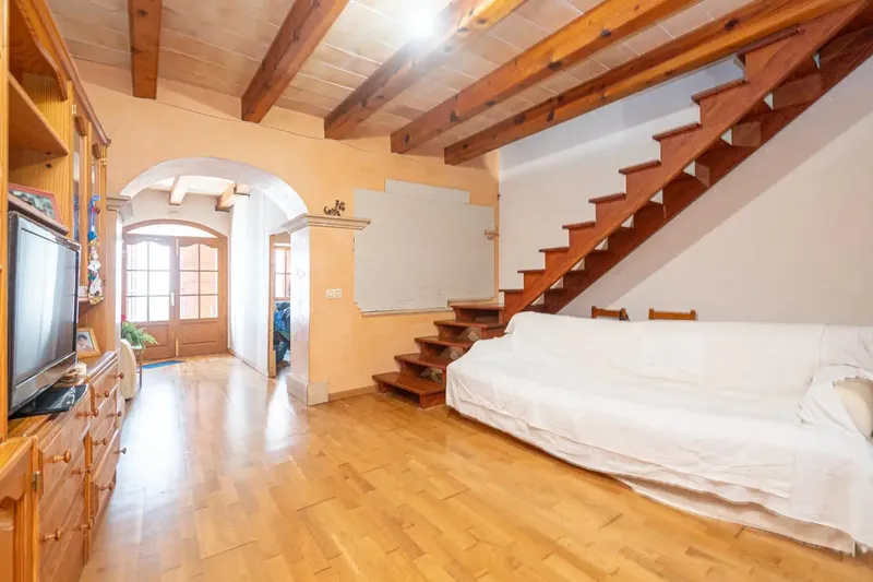 4-bedroom village house with terrace and water well in Felanitx — photo 6