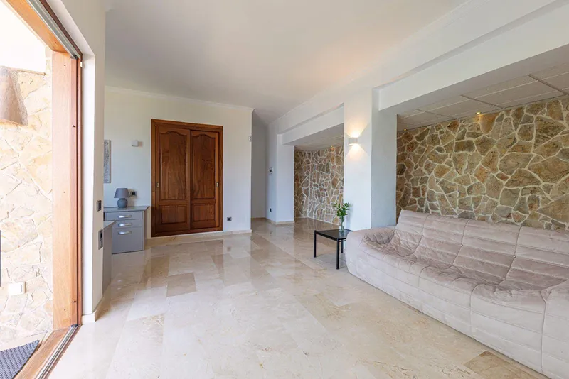 Exceptional villa on the first sea line in a prime location in Santa Ponsa — photo 12