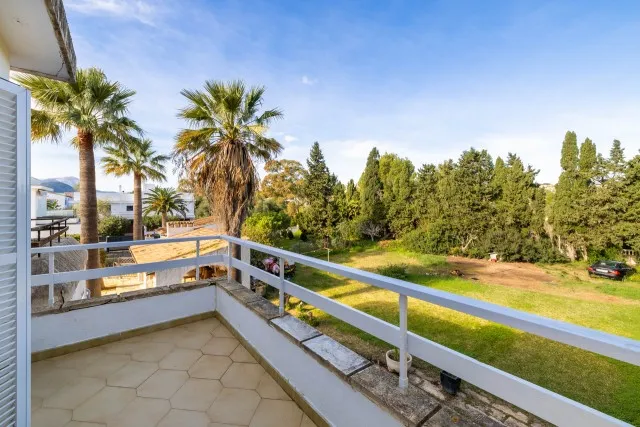 Semi-detached villa with community pool for sale in Puerto Pollensa, Mallorca — photo 12