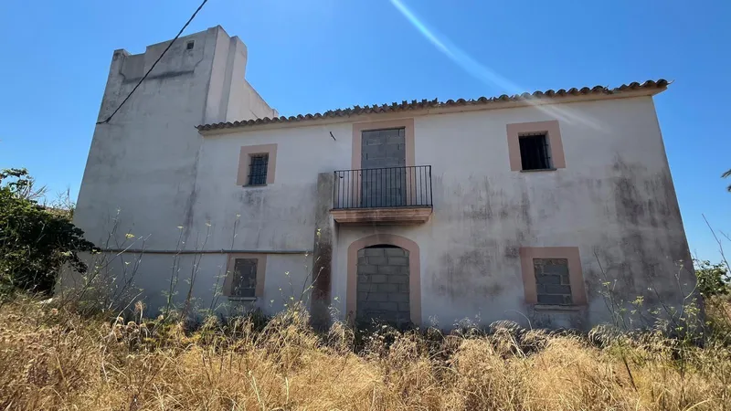 Mallorcan finca for renovation with flat land and safareig — photo 6