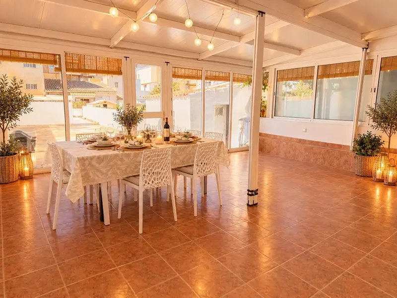PRECIO DE ALQUILER: 2.160 €/MES — photo 2